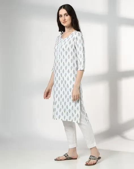 473Wx593H-443067161-offwhite-MODEL2.webp Women Paisley Print Straight Kurta - Image 1